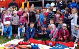 Wizyta u strażaków - Biblioteka w Mieszkowie, 13 maja 2015 r.