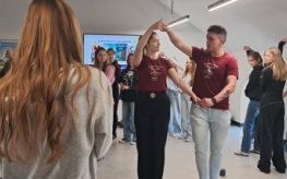 Młodzież odkrywa gwarę i tradycje regionów Polski