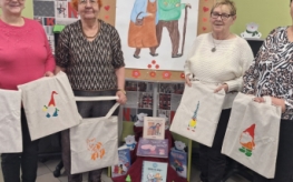 Świętujemy Dzień Babci w bibliotece w Wilkowyi