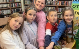 Uśmiechy, książki i niespodzianki – Dzień Bibliotekarza w obiektywie