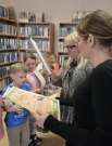 Pierwszoklasiści z Cielczy oficjalnie czytelnikami biblioteki