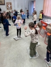 Zimowa przygoda w bibliotece – wizyta przedszkolaków z Witaszyc