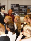 Dzieci odwiedziły wystawę o kolejce wąskotorowej